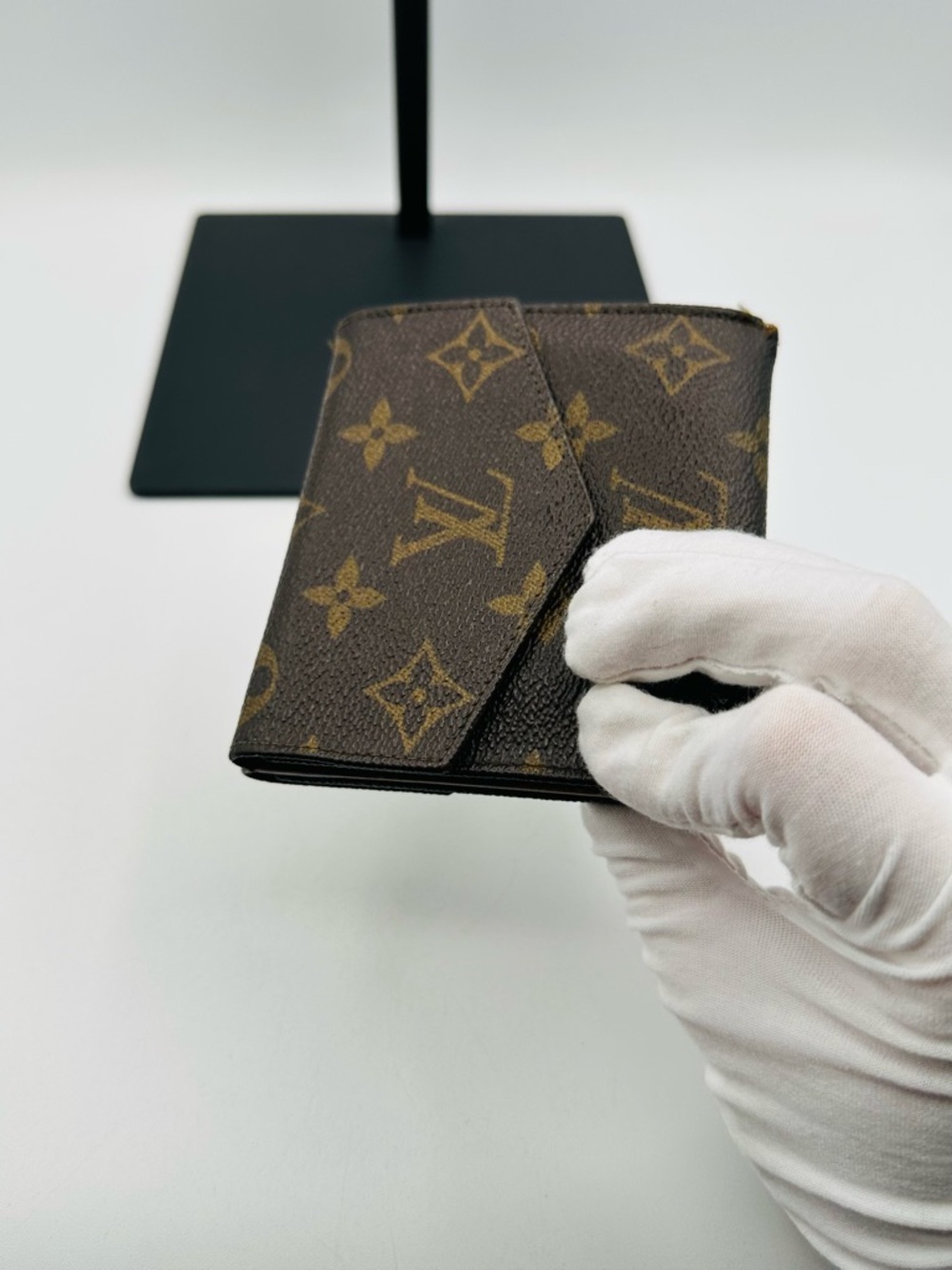 Louis Vuitton Vintage Tri Fold Wallet - Picture 3 of 13